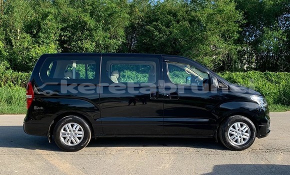 Buy Used Hyundai H1 Black Car in Bandar Seri Begawan in Brunei-Muara Buy Used Hyundai H1 Black Car in Bandar Seri Begawan in Brunei-Muara