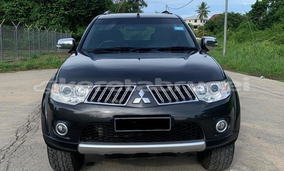 Buy Used Mitsubishi Pajero Black Car in Bandar Seri Begawan in Brunei-Muara Buy Used Mitsubishi Pajero Black Car in Bandar Seri Begawan in Brunei-Muara