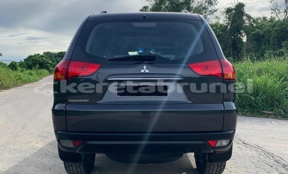 Buy Used Mitsubishi Pajero Black Car in Bandar Seri Begawan in Brunei-Muara Buy Used Mitsubishi Pajero Black Car in Bandar Seri Begawan in Brunei-Muara