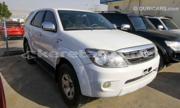 Buy Import Toyota Fortuner White Car in Import - Dubai in Belait Buy Import Toyota Fortuner White Car in Import - Dubai in Belait