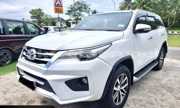 Buy Used Toyota Fortuner White Car in Bandar Seri Begawan in Brunei-Muara Buy Used Toyota Fortuner White Car in Bandar Seri Begawan in Brunei-Muara