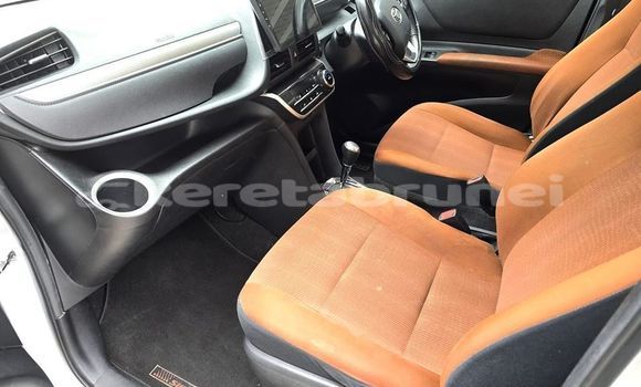 Buy Used Toyota Sienta Other Car in Bandar Seri Begawan in Brunei-Muara Buy Used Toyota Sienta Other Car in Bandar Seri Begawan in Brunei-Muara