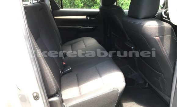 Buy Used Toyota Hilux White Car in Bandar Seri Begawan in Brunei-Muara Buy Used Toyota Hilux White Car in Bandar Seri Begawan in Brunei-Muara