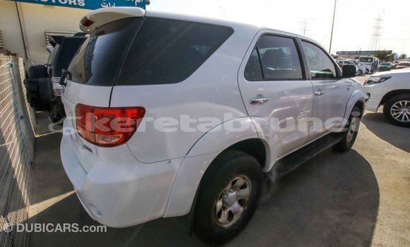 Buy Import Toyota Fortuner White Car in Import - Dubai in Belait Buy Import Toyota Fortuner White Car in Import - Dubai in Belait