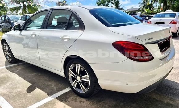 Buy Used Mercedes-Benz C-Classe White Car in Bandar Seri Begawan in Brunei-Muara Buy Used Mercedes-Benz C-Classe White Car in Bandar Seri Begawan in Brunei-Muara