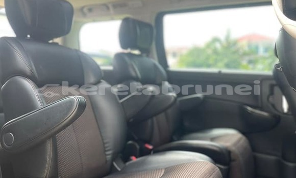 Buy Used Toyota Verso Black Car in Bandar Seri Begawan in Brunei-Muara Buy Used Toyota Verso Black Car in Bandar Seri Begawan in Brunei-Muara