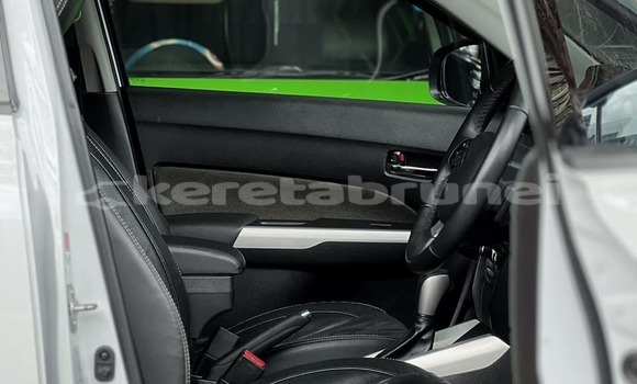 Buy Used Suzuki Vitara White Car in Bandar Seri Begawan in Brunei-Muara Buy Used Suzuki Vitara White Car in Bandar Seri Begawan in Brunei-Muara