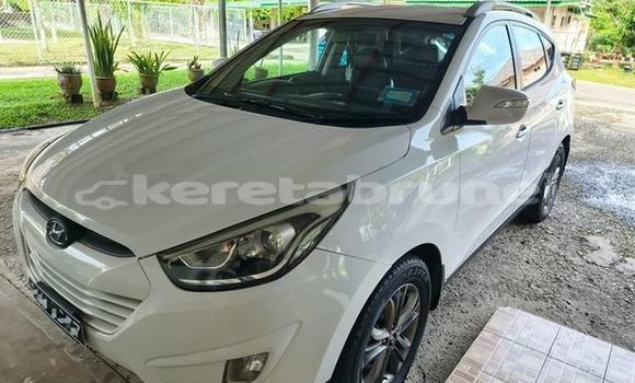 Buy Used Hyundai Tucson White Car in Bandar Seri Begawan in Brunei-Muara Buy Used Hyundai Tucson White Car in Bandar Seri Begawan in Brunei-Muara