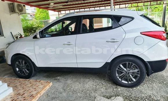 Buy Used Hyundai Tucson White Car in Bandar Seri Begawan in Brunei-Muara Buy Used Hyundai Tucson White Car in Bandar Seri Begawan in Brunei-Muara