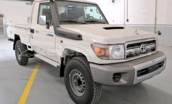 Buy Used Toyota Land Cruiser White Car in Bandar Seri Begawan in Brunei-Muara Buy Used Toyota Land Cruiser White Car in Bandar Seri Begawan in Brunei-Muara