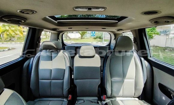 Buy Used Kia Carnival Other Car in Bandar Seri Begawan in Brunei-Muara Buy Used Kia Carnival Other Car in Bandar Seri Begawan in Brunei-Muara
