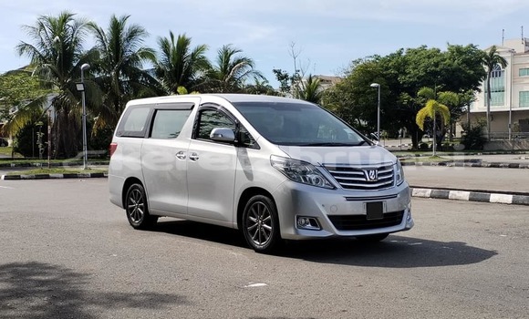 Buy Used Toyota Alphard Other Car in Bandar Seri Begawan in Brunei-Muara Buy Used Toyota Alphard Other Car in Bandar Seri Begawan in Brunei-Muara