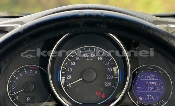 Buy Used Honda Jazz White Car in Bandar Seri Begawan in Brunei-Muara Buy Used Honda Jazz White Car in Bandar Seri Begawan in Brunei-Muara