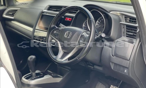 Buy Used Honda Jazz White Car in Bandar Seri Begawan in Brunei-Muara Buy Used Honda Jazz White Car in Bandar Seri Begawan in Brunei-Muara