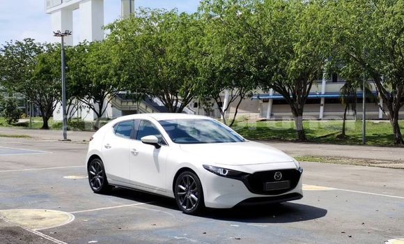Buy Used Mazda 3 White Car in Bandar Seri Begawan in Brunei-Muara Buy Used Mazda 3 White Car in Bandar Seri Begawan in Brunei-Muara