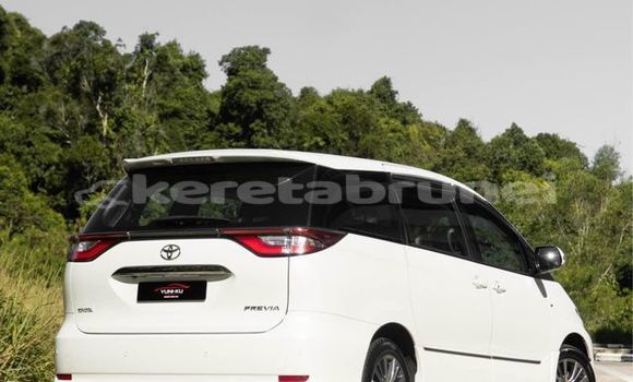 Buy Used Toyota Previa White Car in Bandar Seri Begawan in Brunei-Muara