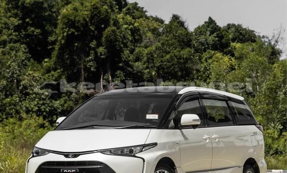 Buy Used Toyota Previa White Car in Bandar Seri Begawan in Brunei-Muara Buy Used Toyota Previa White Car in Bandar Seri Begawan in Brunei-Muara