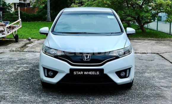 Buy Used Honda Jazz White Car in Bandar Seri Begawan in Brunei-Muara