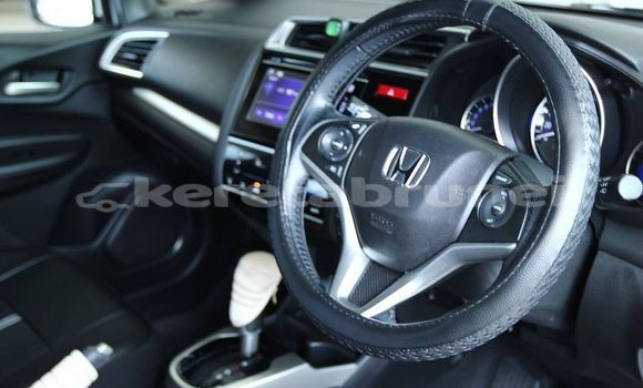 Buy Used Honda Jazz White Car in Bandar Seri Begawan in Brunei-Muara Buy Used Honda Jazz White Car in Bandar Seri Begawan in Brunei-Muara