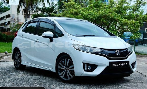 Buy Used Honda Jazz White Car in Bandar Seri Begawan in Brunei-Muara Buy Used Honda Jazz White Car in Bandar Seri Begawan in Brunei-Muara