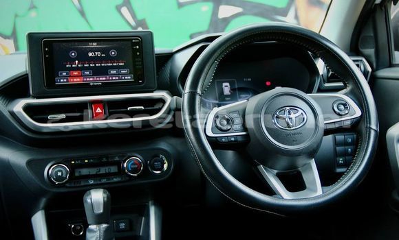 Buy Used Toyota Ractis White Car in Bandar Seri Begawan in Brunei-Muara Buy Used Toyota Ractis White Car in Bandar Seri Begawan in Brunei-Muara