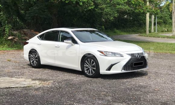Buy Used Lexus ES White Car in Bandar Seri Begawan in Brunei-Muara Buy Used Lexus ES White Car in Bandar Seri Begawan in Brunei-Muara