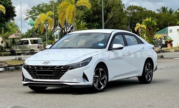 Buy Used Hyundai Elantra White Car in Bandar Seri Begawan in Brunei-Muara Buy Used Hyundai Elantra White Car in Bandar Seri Begawan in Brunei-Muara