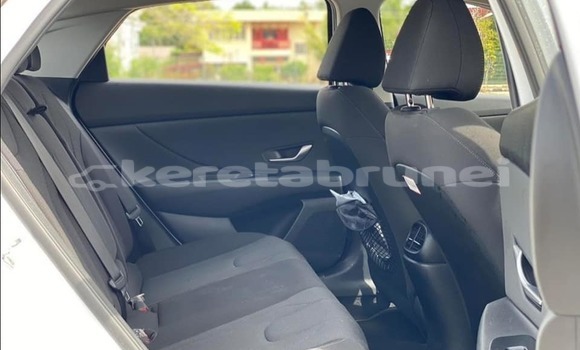 Buy Used Hyundai Elantra White Car in Bandar Seri Begawan in Brunei-Muara Buy Used Hyundai Elantra White Car in Bandar Seri Begawan in Brunei-Muara
