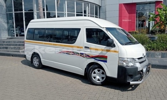 Buy Used Toyota Hiace White Car in Bandar Seri Begawan in Brunei-Muara Buy Used Toyota Hiace White Car in Bandar Seri Begawan in Brunei-Muara