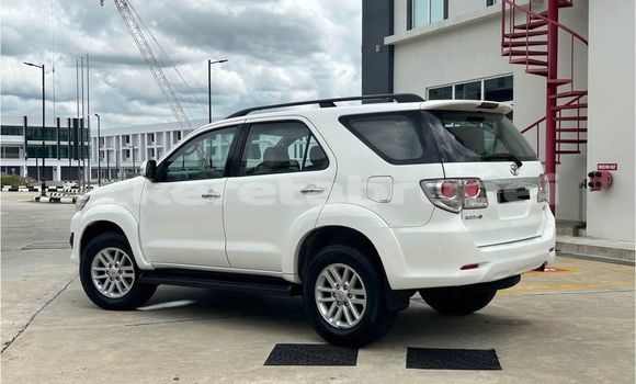 Buy Used Toyota Fortuner White Car in Bandar Seri Begawan in Brunei-Muara Buy Used Toyota Fortuner White Car in Bandar Seri Begawan in Brunei-Muara