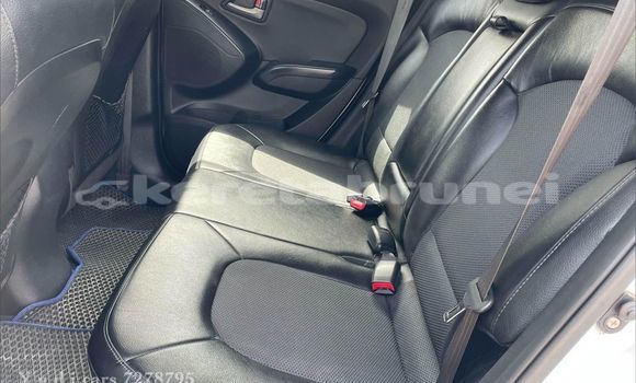 Buy Used Hyundai Tucson White Car in Bandar Seri Begawan in Brunei-Muara Buy Used Hyundai Tucson White Car in Bandar Seri Begawan in Brunei-Muara