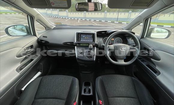 Buy Used Toyota Wish White Car in Bandar Seri Begawan in Brunei-Muara Buy Used Toyota Wish White Car in Bandar Seri Begawan in Brunei-Muara
