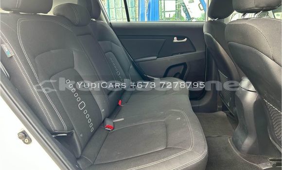 Buy Used Kia Sportage White Car in Bandar Seri Begawan in Brunei-Muara Buy Used Kia Sportage White Car in Bandar Seri Begawan in Brunei-Muara