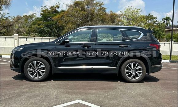 Buy Used Hyundai Santa Fe Black Car in Bandar Seri Begawan in Brunei-Muara Buy Used Hyundai Santa Fe Black Car in Bandar Seri Begawan in Brunei-Muara