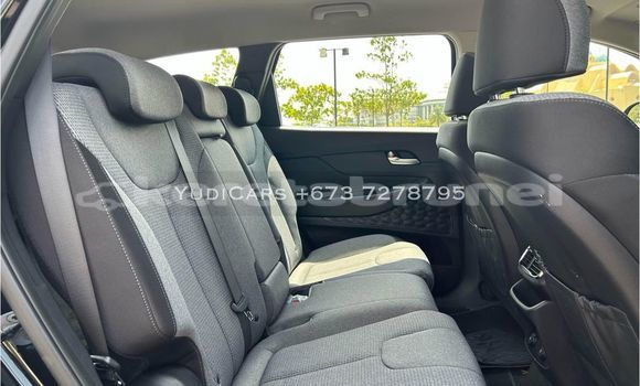 Buy Used Hyundai Santa Fe Black Car in Bandar Seri Begawan in Brunei-Muara Buy Used Hyundai Santa Fe Black Car in Bandar Seri Begawan in Brunei-Muara