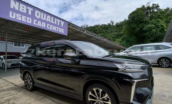 Buy Used Toyota Verso Black Car in Bandar Seri Begawan in Brunei-Muara Buy Used Toyota Verso Black Car in Bandar Seri Begawan in Brunei-Muara