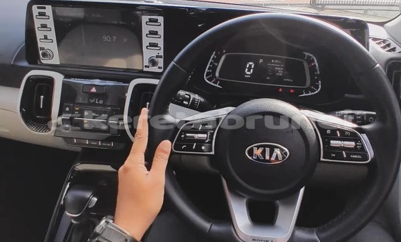 Buy Used Kia Sorento Other Car in Bandar Seri Begawan in Brunei-Muara Buy Used Kia Sorento Other Car in Bandar Seri Begawan in Brunei-Muara