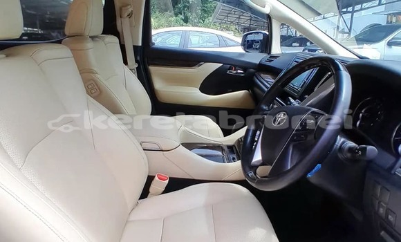 Buy Used Toyota Alphard White Car in Bandar Seri Begawan in Brunei-Muara Buy Used Toyota Alphard White Car in Bandar Seri Begawan in Brunei-Muara