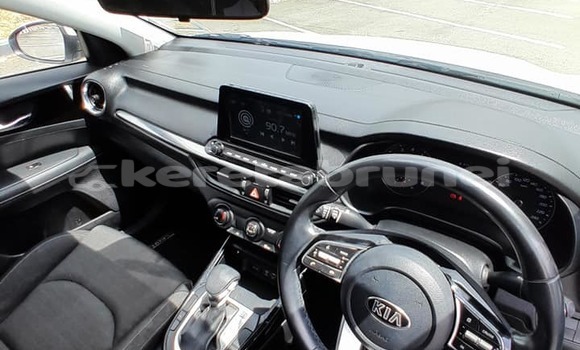 Buy Used Kia Cerato White Car in Bandar Seri Begawan in Brunei-Muara Buy Used Kia Cerato White Car in Bandar Seri Begawan in Brunei-Muara