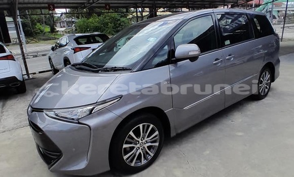 Buy Used Toyota Previa Other Car in Bandar Seri Begawan in Brunei-Muara Buy Used Toyota Previa Other Car in Bandar Seri Begawan in Brunei-Muara