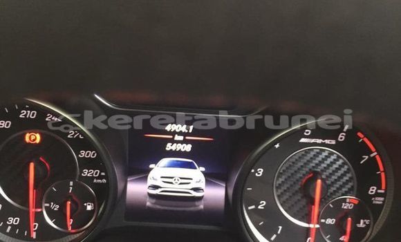 Buy Used Mercedes-Benz C–Class White Car in Bandar Seri Begawan in Brunei-Muara Buy Used Mercedes-Benz C–Class White Car in Bandar Seri Begawan in Brunei-Muara
