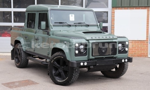Buy Used Land Rover Defender Green Car in Bandar Seri Begawan in Brunei-Muara