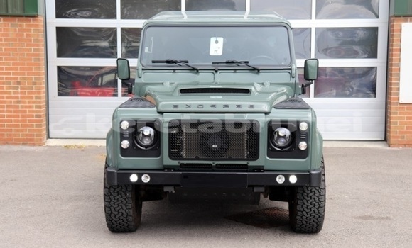 Buy Used Land Rover Defender Green Car in Bandar Seri Begawan in Brunei-Muara Buy Used Land Rover Defender Green Car in Bandar Seri Begawan in Brunei-Muara