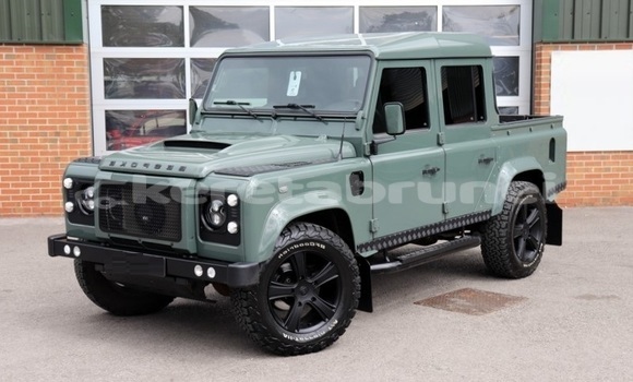Buy Used Land Rover Defender Green Car in Bandar Seri Begawan in Brunei-Muara Buy Used Land Rover Defender Green Car in Bandar Seri Begawan in Brunei-Muara