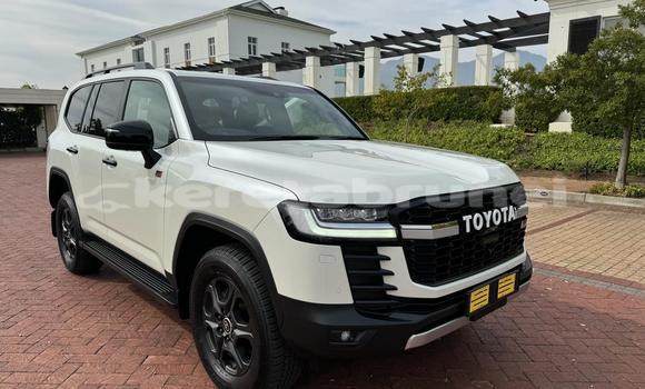 Buy Used Toyota Land Cruiser White Car in Bandar Seri Begawan in Brunei-Muara Buy Used Toyota Land Cruiser White Car in Bandar Seri Begawan in Brunei-Muara