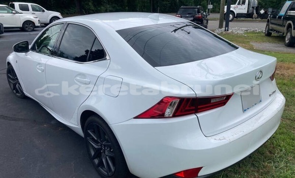 Buy Used Lexus IS White Car in Bandar Seri Begawan in Brunei-Muara Buy Used Lexus IS White Car in Bandar Seri Begawan in Brunei-Muara