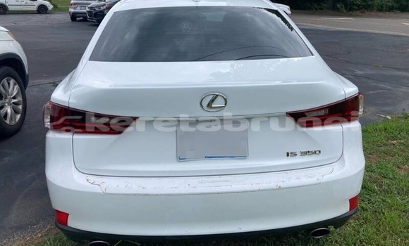 Buy Used Lexus IS White Car in Bandar Seri Begawan in Brunei-Muara Buy Used Lexus IS White Car in Bandar Seri Begawan in Brunei-Muara