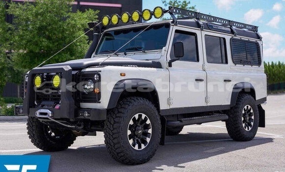 Buy Used Land Rover Defender White Car in Bandar Seri Begawan in Brunei-Muara Buy Used Land Rover Defender White Car in Bandar Seri Begawan in Brunei-Muara