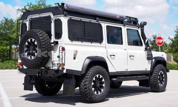 Buy Used Land Rover Defender White Car in Bandar Seri Begawan in Brunei-Muara Buy Used Land Rover Defender White Car in Bandar Seri Begawan in Brunei-Muara