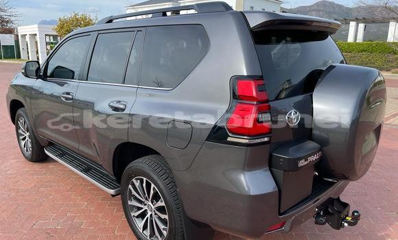 Buy Used Toyota Land Cruiser Prado Blue Car in Bandar Seri Begawan in Brunei-Muara Buy Used Toyota Land Cruiser Prado Blue Car in Bandar Seri Begawan in Brunei-Muara